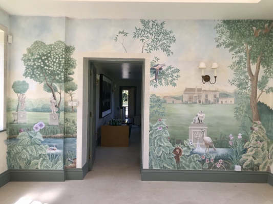 A-Modern-Mural-in-a-Historic-Manor-House